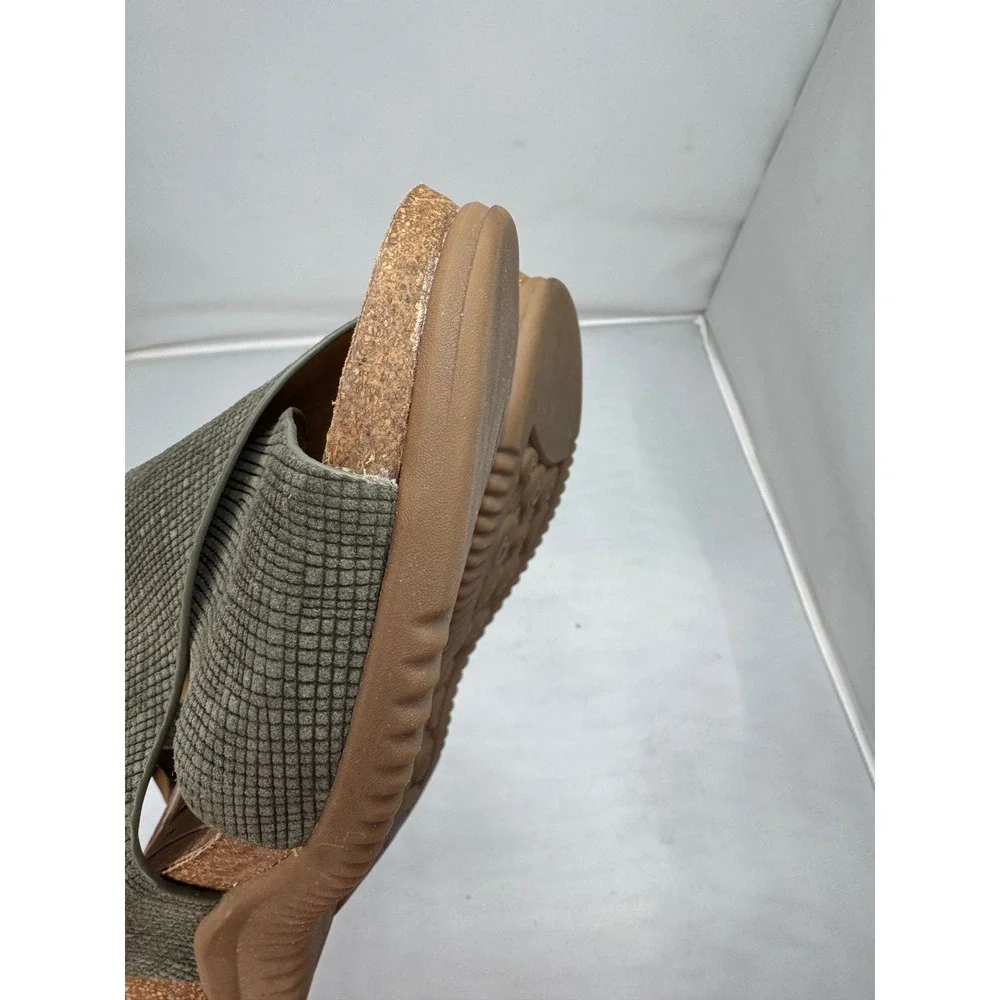 Bionica Cybele Wedge‎ Sandals Women 8.5 Green Leather Textured Boho Beach